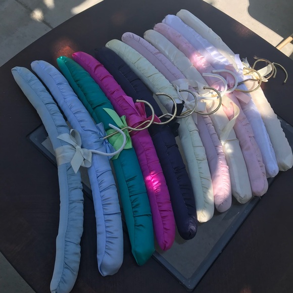 Set of nice hangers - Picture 2 of 2